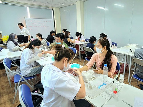 Khóa Nails Châu Âu